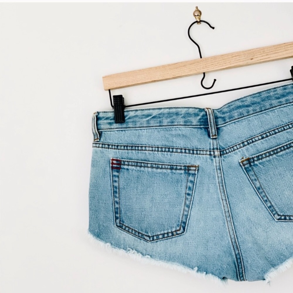 UO BDG CHEEKY RISE DENIM SHORTS - Picture 4 of 7